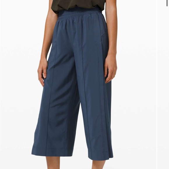 Lululemon Wanderer Culotte - Picture 2 of 10